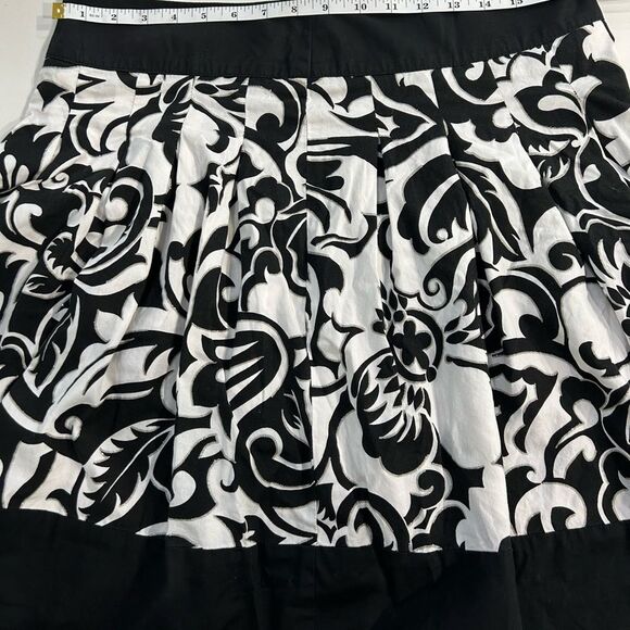 Cache Black and White Skirt - EUC 10 - Picture 5 of 6